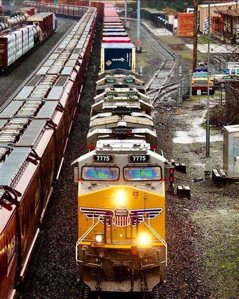 Train Conductor Salary - AmTrak | Union Pacific | BNSF | CSX
