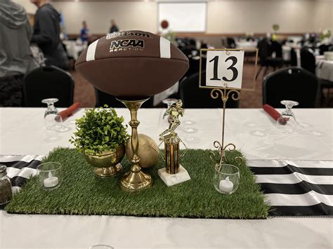 Pin by Kourtney Maciel Avila on 🏈 Party | Football banquet centerpieces ...