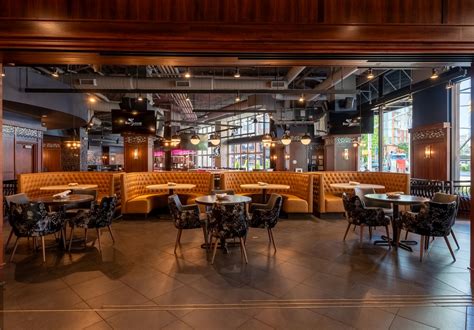 The Gulch - Nashville - Bar Louie Events