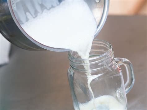 3 Ways to Boil Milk - wikiHow