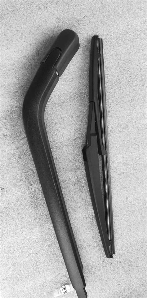 Rear Wiper Blade With Arm Ertiga – CarTrends