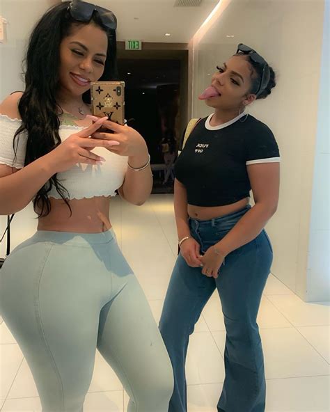 Lil sister @kkvsh | Mujeres lindas, Mujeres, Mujeres bellas