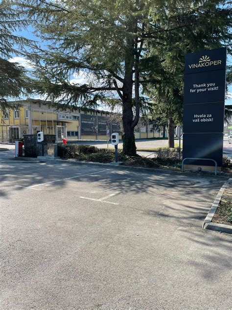 Vinakoper Vinski Boutik | Šmarska cesta 2, 6000 Koper - Capodistria ...