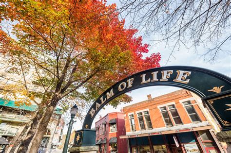 Fall in Eureka Springs + Northwest Arkansas | Travel Eureka Springs