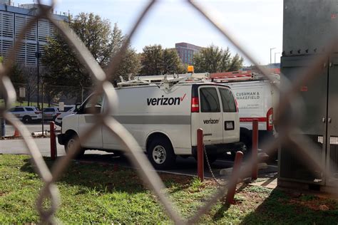 Verizon CEO Dan Schulman outlines plans for AI-led "full reboot" - DCD