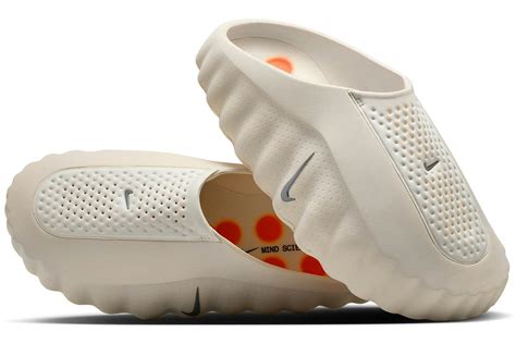 ACQUISTA E VENDI NIKE MIND 001 SNEAKERS