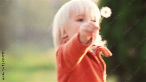 Parents and Kids Playing 的图像结果