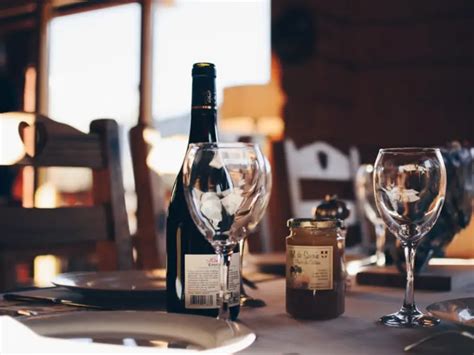 Disposable menus to e-wallets: SOPs for restaurants, hotels