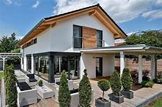 einfamilienhaus anbau ein jagdhaus von aus der gr 252 nen fabrik mit bildern haus bauen haus einfamilienhaus anbau ein jagdhaus von aus der gr 252 nen fabrik mit bildern haus bauen haus