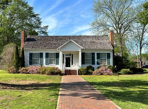 Visiting Ivy Green: Helen Keller’s Birthplace and Home - 2026