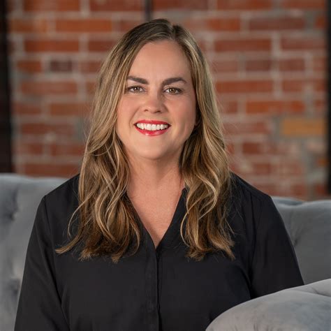 Tara Dennis, Bartlesville, OK Real Estate Associate - RE/MAX Results