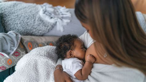 Here's What Happens to Your Body When You Stop Breastfeeding