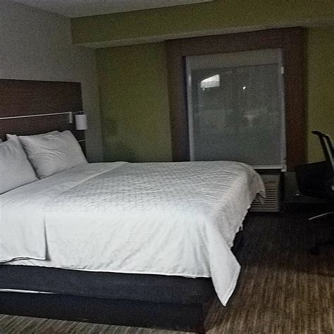 HOLIDAY INN EXPRESS & SUITES LOUISVILLE EAST BY IHG (Jeffersontown ...