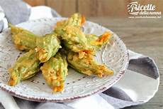 pastella fiori di zucca fiori di zucca in pastella ricette della nonna pastella fiori di zucca fiori di zucca in pastella ricette della nonna