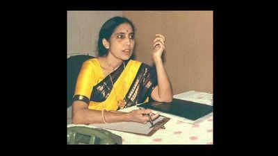 Telugu writer Yaddanapudi Sulochana Rani dies | Hyderabad News - The ...