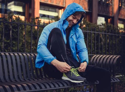 Hooded Vs. Non-Hooded Gym Jackets: Which is More Functional for Outdoo ...