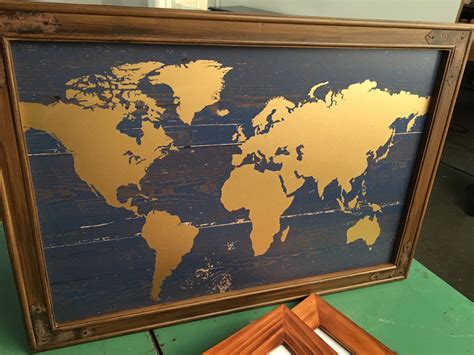 Framed World Map 的图像结果