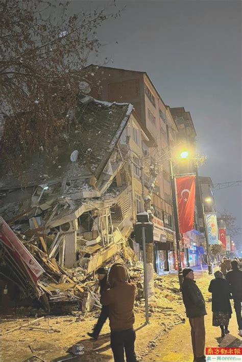 土耳其一天两次7.8级强震 致土叙两国逾2300人遇难-南方都市报·奥一网