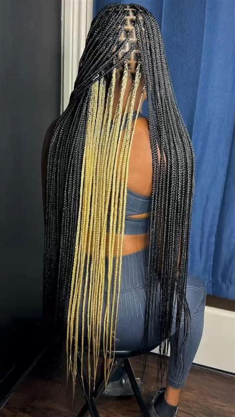 Red and black peekaboo knotless braids – Artofit