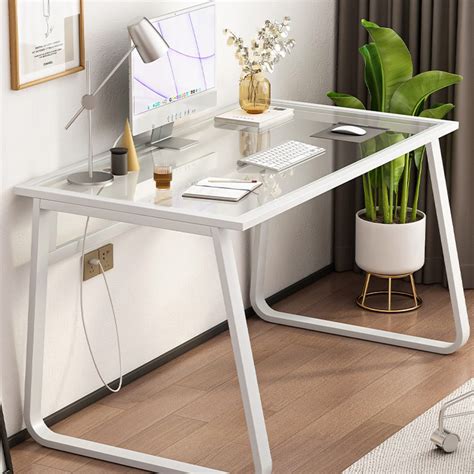 Small Glass Computer Desk 的图像结果