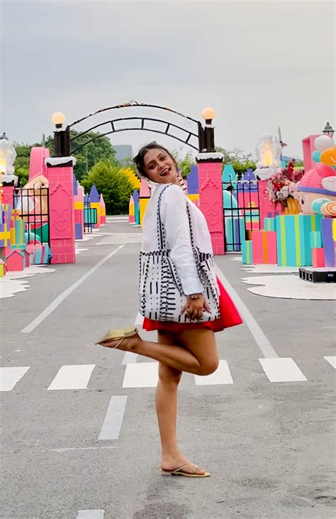 Yin Yang White Tote (Small Zipper) – The Quince Life