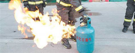 煤气罐在什么情况下会爆炸，煤气罐爆炸的原因及使用注意事项