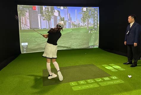 BenQ and other projector brands power the era of golf simulators | t2ONLINE