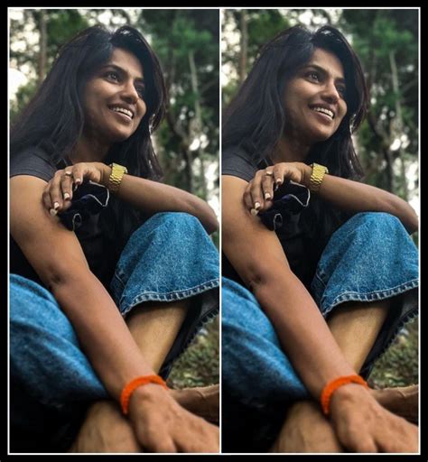 ಜೀನ್ಸ್ ಮತ್ತು ಟೀ ಶರ್ಟ್‌ನಲ್ಲೂ ಸೂಪರ್ 'ಗಾನು'; ಮಗಳು ಜಾನಕಿಯ ಸಿಂಪಲ್ ಪೋಸ್‌ ಫುಲ್ ...