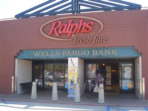 Robber Hits Wells Fargo Branch Inside Ralphs Supermarket | La Jolla, CA ...
