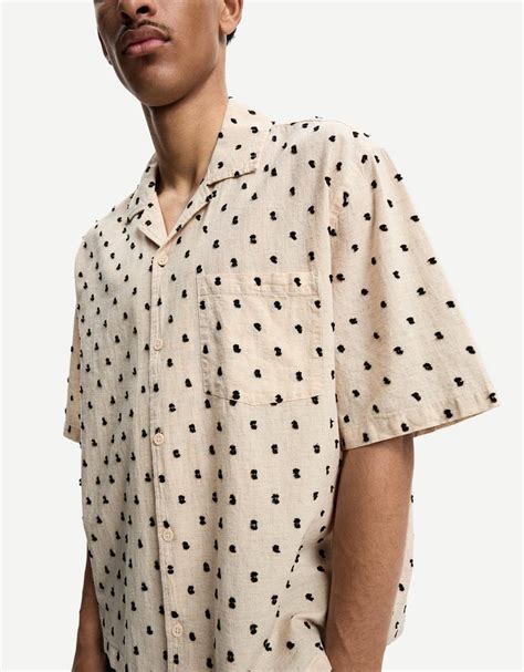 Embroidered short sleeve shirt - Men | Bershka