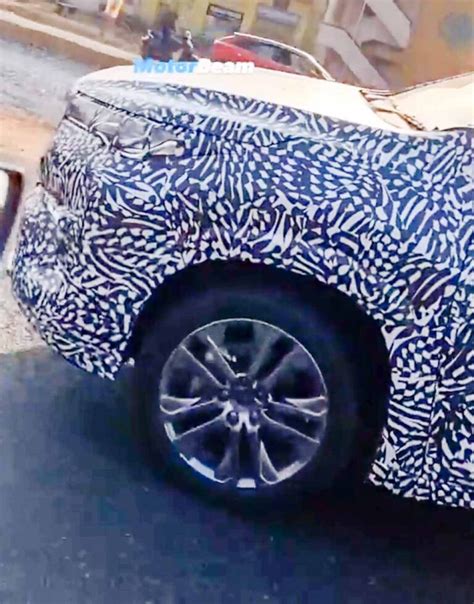 Innova Back View 的图像结果