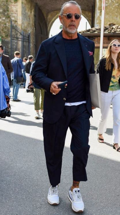 Business-Casual Street-Style Men 的图像结果