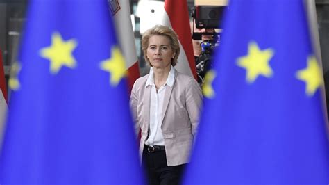 Ursula von der Leyen mészárszékre küldte az EU szent tehenét, már ...