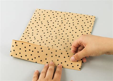 Kraft Geschenktüte – Bastelidee – Rayher
