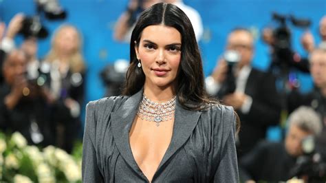 Kendall Jenner Gets Pulses Racing in Black Bikini Snap
