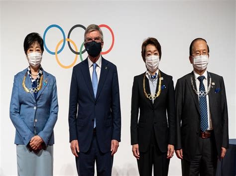 IOC President thanks Japan, presents Olympic Order to Koike, Hashimoto ...