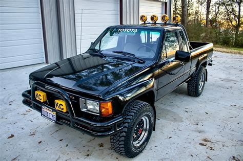 1985 Toyota SR5 Pickup Is a Blast From the Past…or From the Future - autoevolution