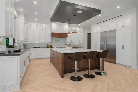 Luxury Vinyl Plank | La Mesa Flooring