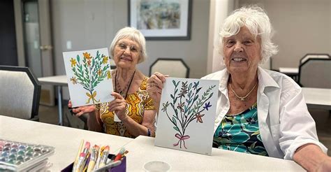 Easy Crafts For Seniors With Dementia: 14 Enjoyable Projects