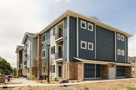 Thornton Trail Winds Recreation Center | Saunders