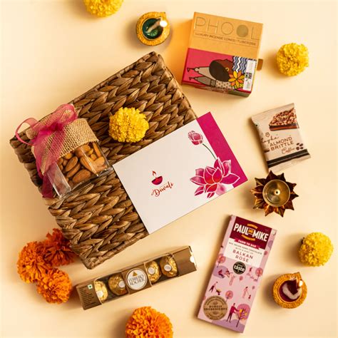 Diwali Utsav Premium Gift Hamper | Gourmet Chocolates, Incense Cones ...