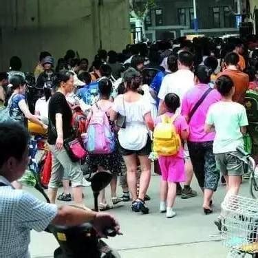 校外培优班一座难求，深圳教育局局长：学校不能再“添把火”了！