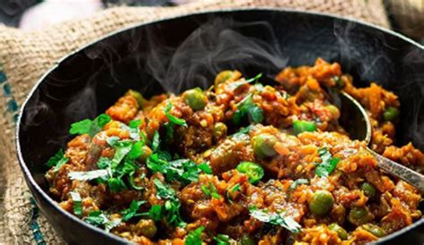 Baingan Bharta Recipe: Know How To Make Baingan Ka Bharta At Home In ...