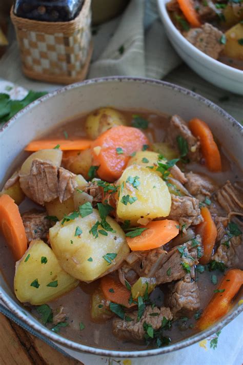 Slow Cooker Beef & Vegetable Stew - Julia's Cuisine