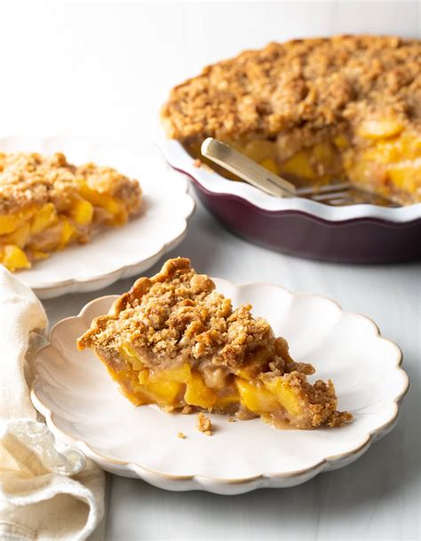 Peach Crumble Pie