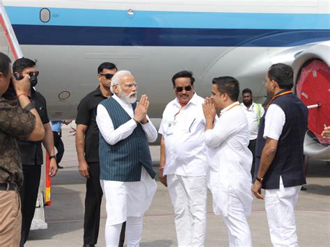 ચૂંટણીમાં હવે 10 મહિના બાકી, વડાપ્રધાન મોદી એરપોર્ટ પર પક્ષના નેતાઓને ...