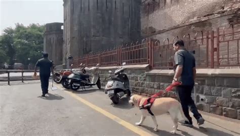 VIDEO: Pune's Iconic Shaniwar Wada Vacated Due To Bomb Scare; No ...