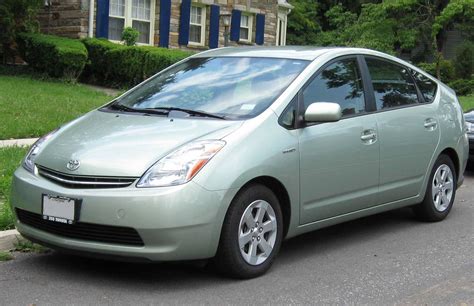 2004 Toyota Prius 5-Door HB