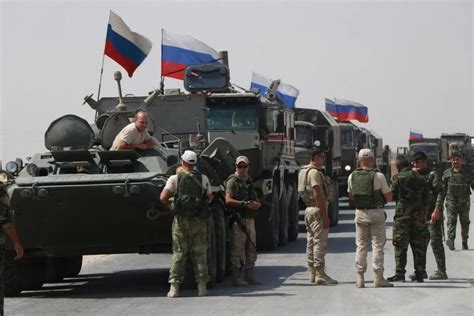 俄罗斯军队在乌克兰边境附近集结？美国官员：令人担忧_腾讯新闻