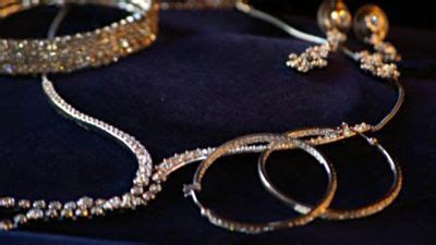 Silver Rate Today in India Touches Rs 2.40 Lakh/kg; Records Rs 21,000 ...